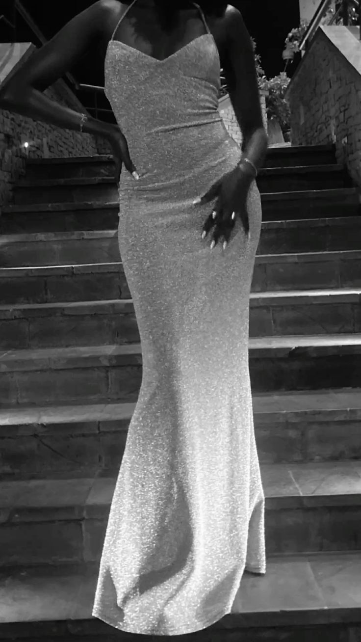 Elegantes Meerjungfrauen-Abendkleid mit Neckholder, silbernen Pailletten, langes Abendkleid, Halbballkleid, formelles Abendkleid N602