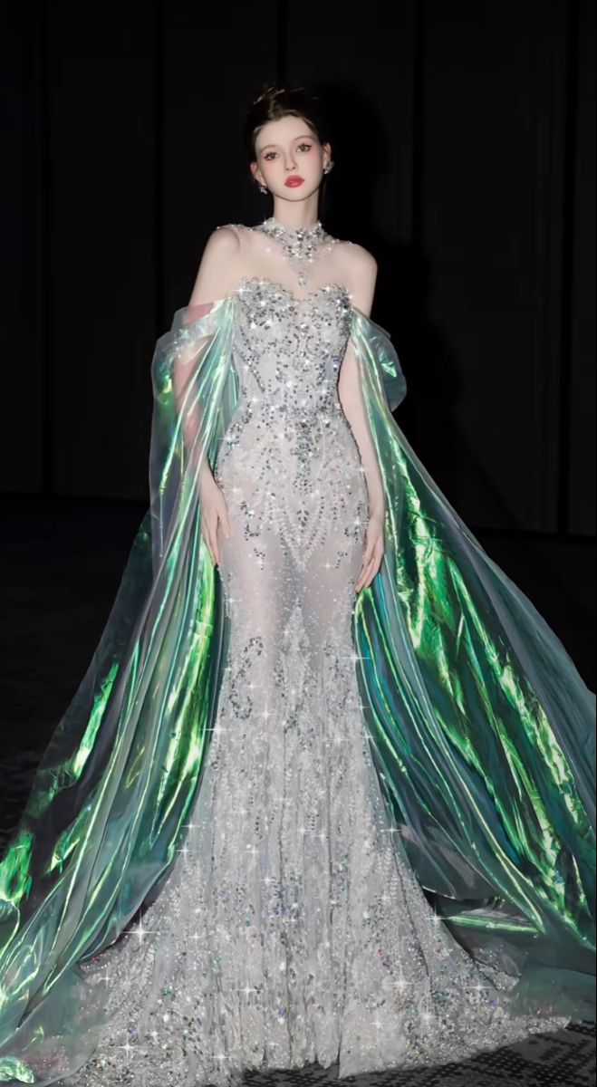 Bezauberndes, hochgeschlossenes, langärmeliges Meerjungfrauen-Abendkleid aus silber-grünem Organza mit Perlenstickerei für Damen AB1513