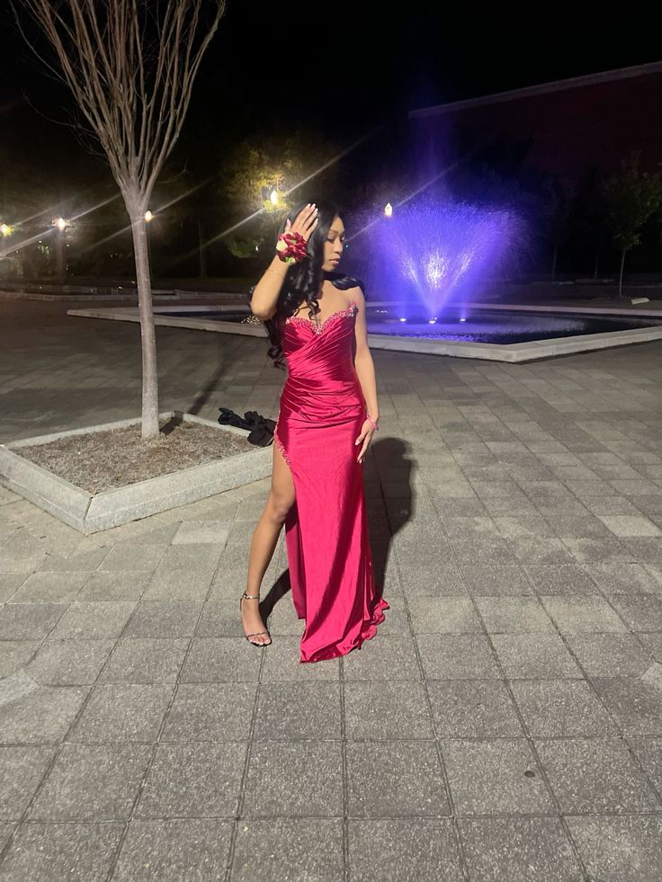 Robe de bal sirène chic en satin rose fuchsia fendue, inspiration pour adolescentes, tenue de soirée élégante, robe de bal AB032