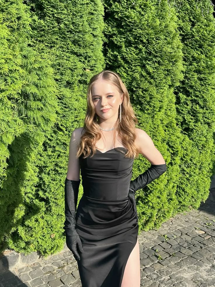 Elegantes, schlichtes Ballkleid für die Oberstufe: Meerjungfrauen-Ausschnitt, schwarz mit Schlitz, halbformell, lang, für Teenager AB2122