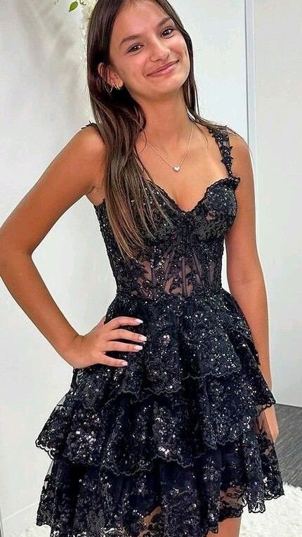 Stilvolles A-Linien-Kleid mit Trägern, Spitze, kleines Schwarzes, semi-formell, Inspiration für die 12. Klasse, kurze Mini-Homecoming-Kleider RB4554