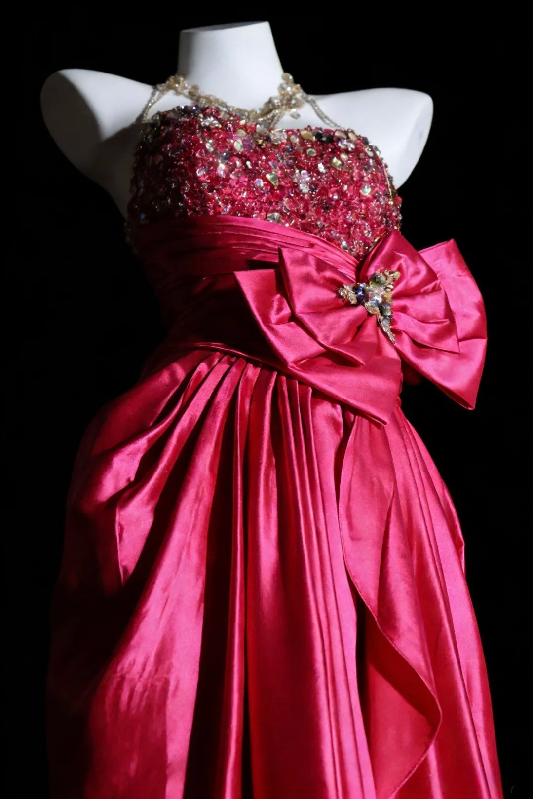Bescheidene Abschlussballkleider A-Linie Trägerlos Hot Pink Fuchsia Langes formelles Tanzkleid N2975