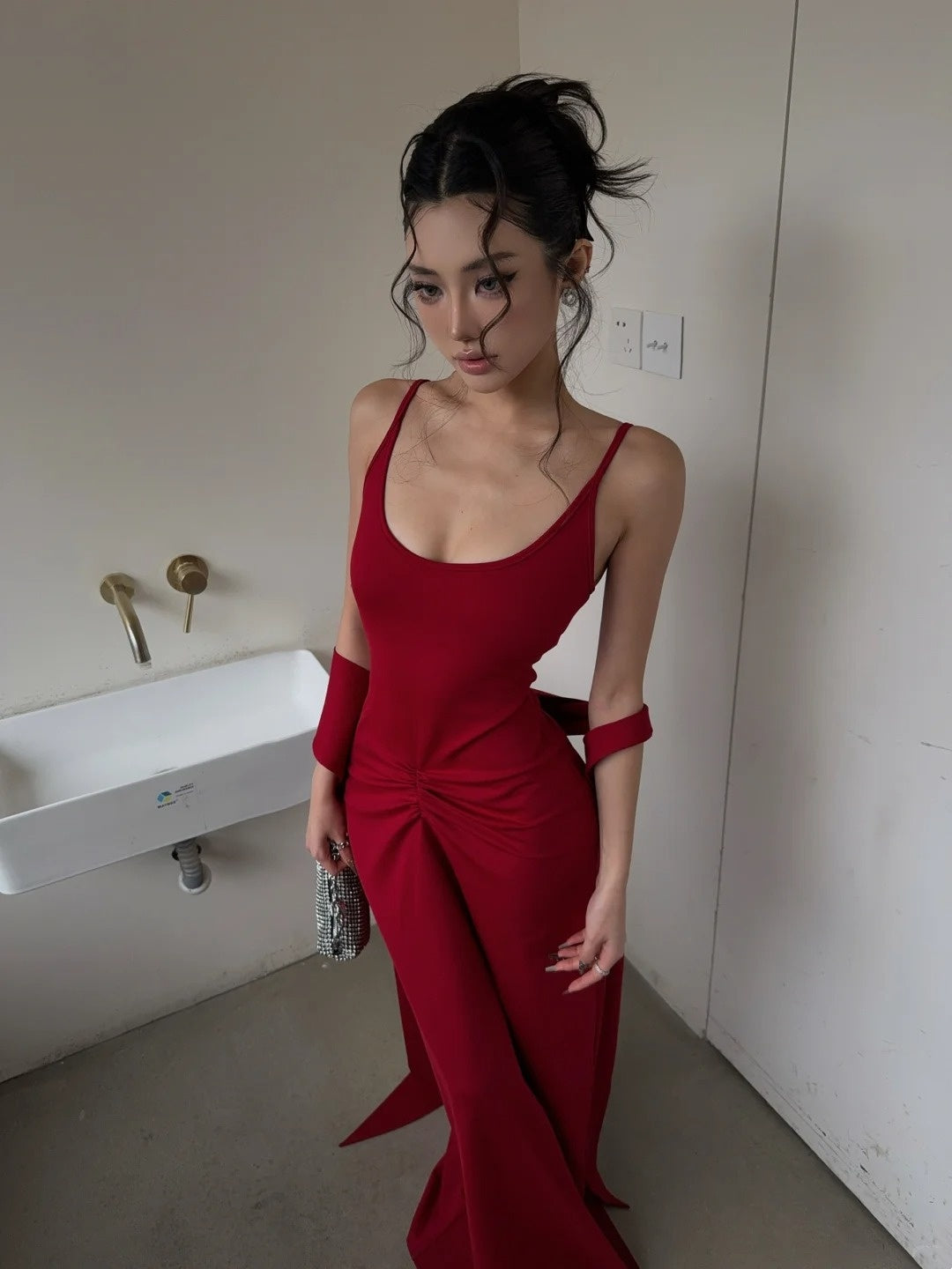 Einzigartiges Meerjungfrauen-Spaghettiträgerkleid in leuchtendem Rot mit Schal – langes Ballkleid, Inspiration für Geburtstagskleider, formelles Abendkleid N464