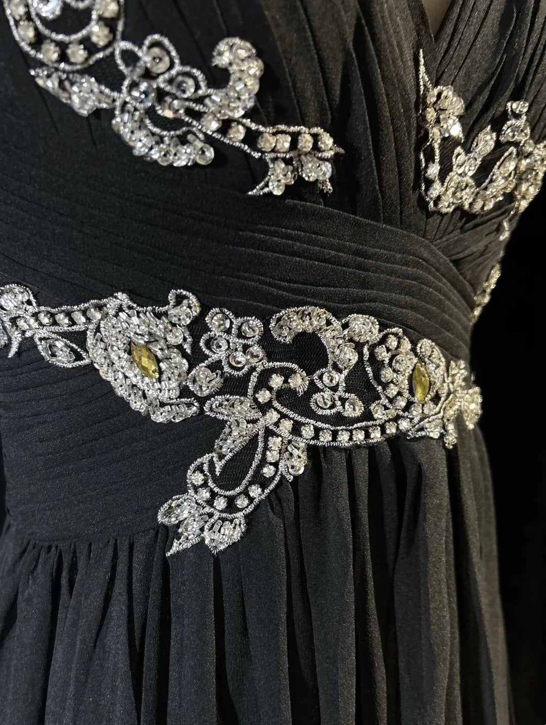 Vintage Prom Kleider A-Linie V-Ausschnitt Black Tie Chiffon 80er mit Perlenstickerei Lange Formelle Abendgarderobe N4221