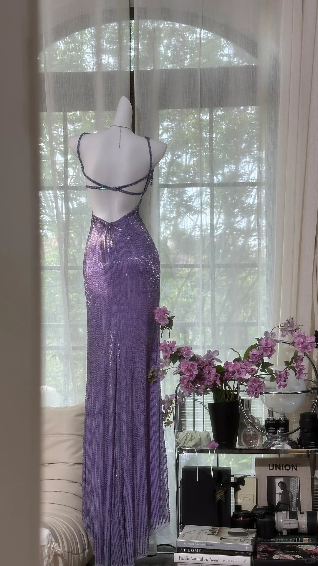 Elegante Ballkleider Meerjungfrau Spaghettiträger Lila Pailletten Schlitz Bodenlang Formelle Abendgarderobe N3532