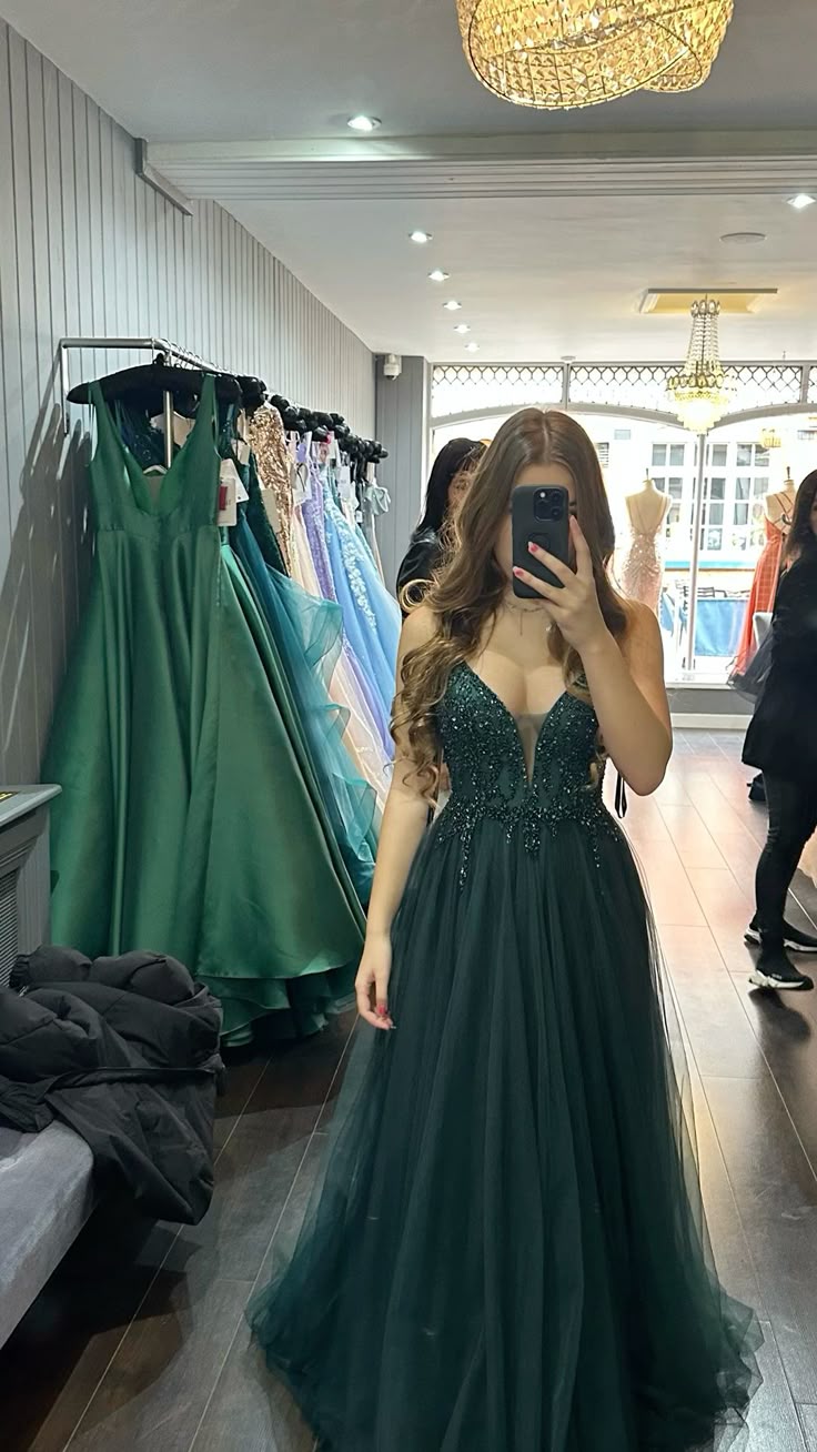 Robe de bal élégante en tulle vert émeraude, coupe trapèze, bretelles spaghetti, style A, idéale pour les adolescentes. Robe de soirée formelle, tenue de bal, modèle AB1070