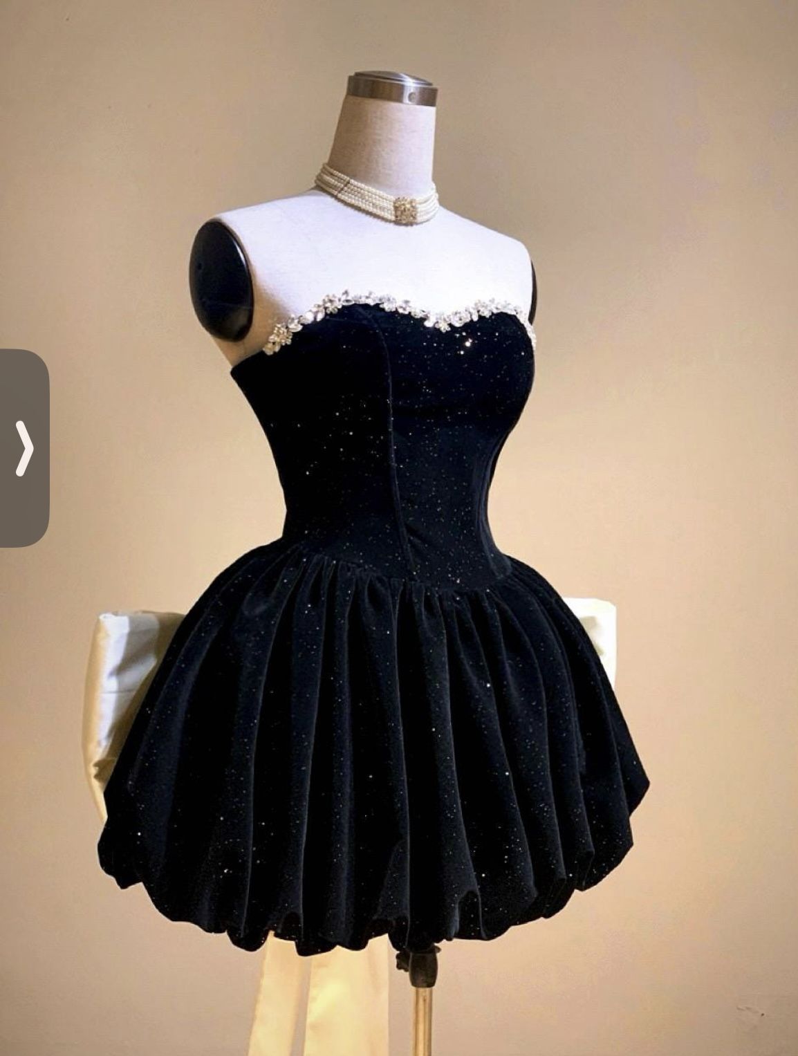 Modest Hoco Gown Homecoming Dresses Ball Gown Sweetheart Velvet Little Black Dress Wear 17th Birthday Party Outfits RB6417