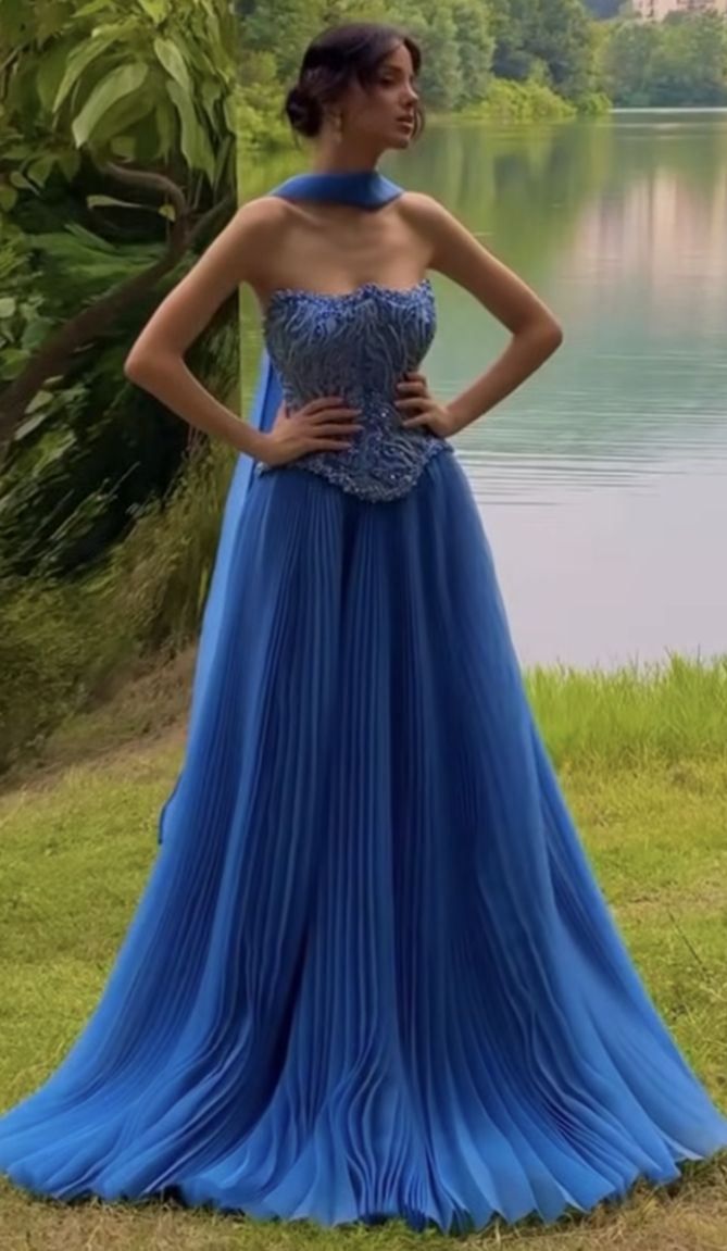 Robe de bal élégante en mousseline plissée, froncée, sans bretelles, bleu royal, coupe trapèze, AB408