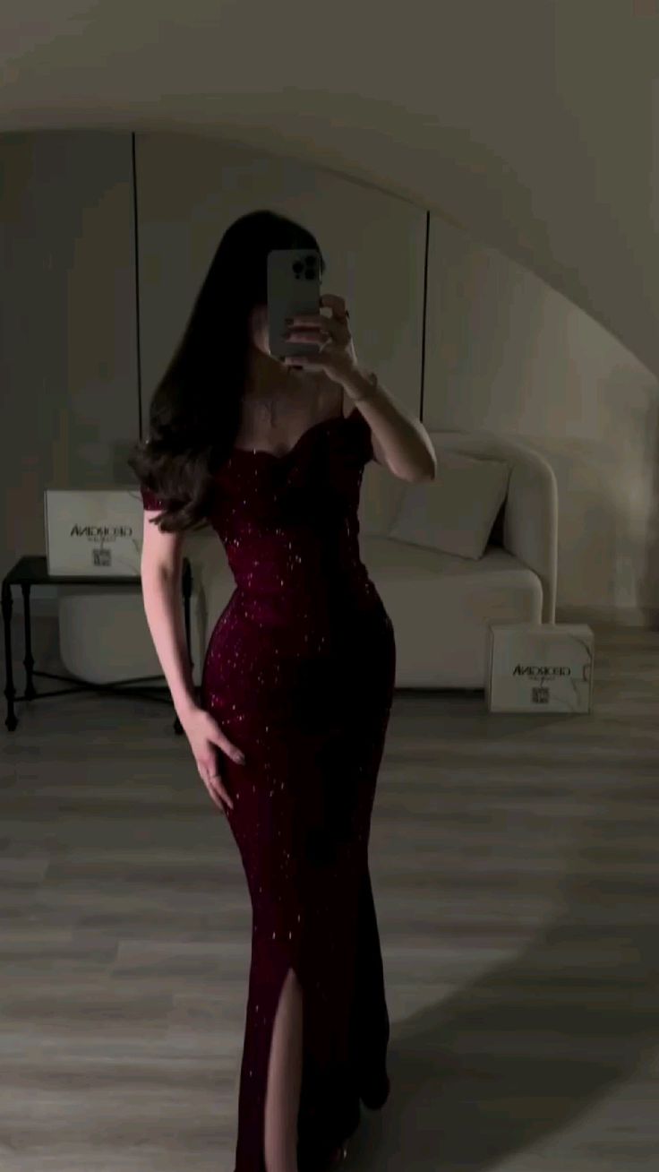 Robe de soirée sirène scintillante à épaules dénudées bordeaux à sequins pour femme, robe de bal longue et élégante, robe d'anniversaire pour les 22 ans AB1320