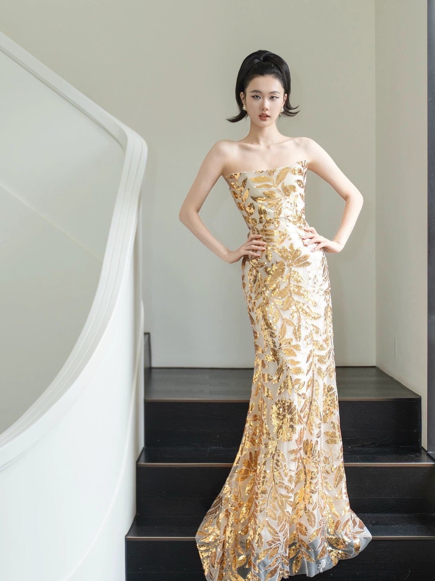 Glitzerndes Meerjungfrauen-Kleid, trägerlos, goldfarben, ärmellos, Inspiration für lange Abendoutfits, Outfits zum 18. Geburtstag AB2220