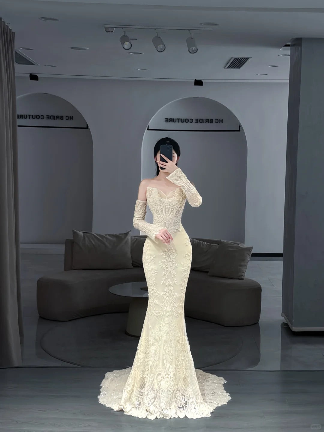 Prinzessinnen-Hochzeitskleider Meerjungfrau Trägerlos Spitze mit langen Ärmeln Brautkleid N3081
