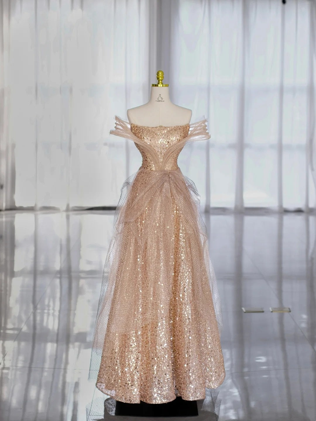 Glitzernde Ballkleider A-Linie Trägerlos Gold Pailletten mit Rüschen Langes Abendkleid N2943