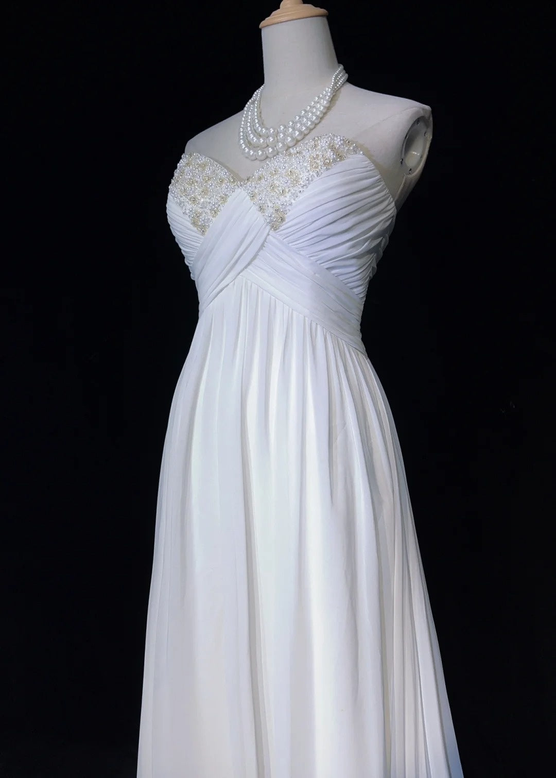 Einzigartige Hochzeitskleider A-Linie Sweetheart Weiß mit Rüschen und Perlen Lange Brautkleid N3644