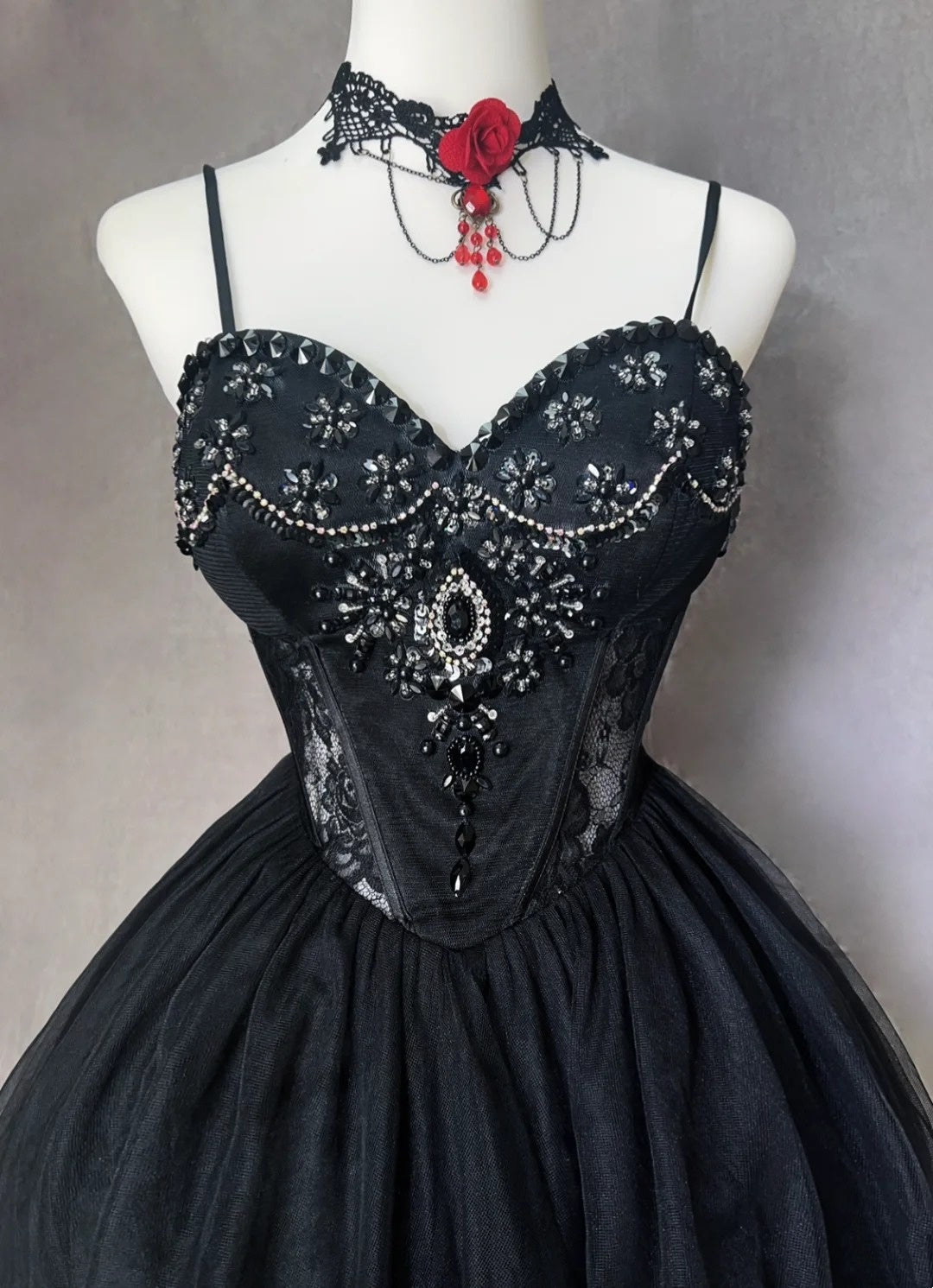 Hübsches Ballkleid Spaghettiträger Kleines Schwarzes Tüll Kurzes Mini-Heimkehrkleid N2521