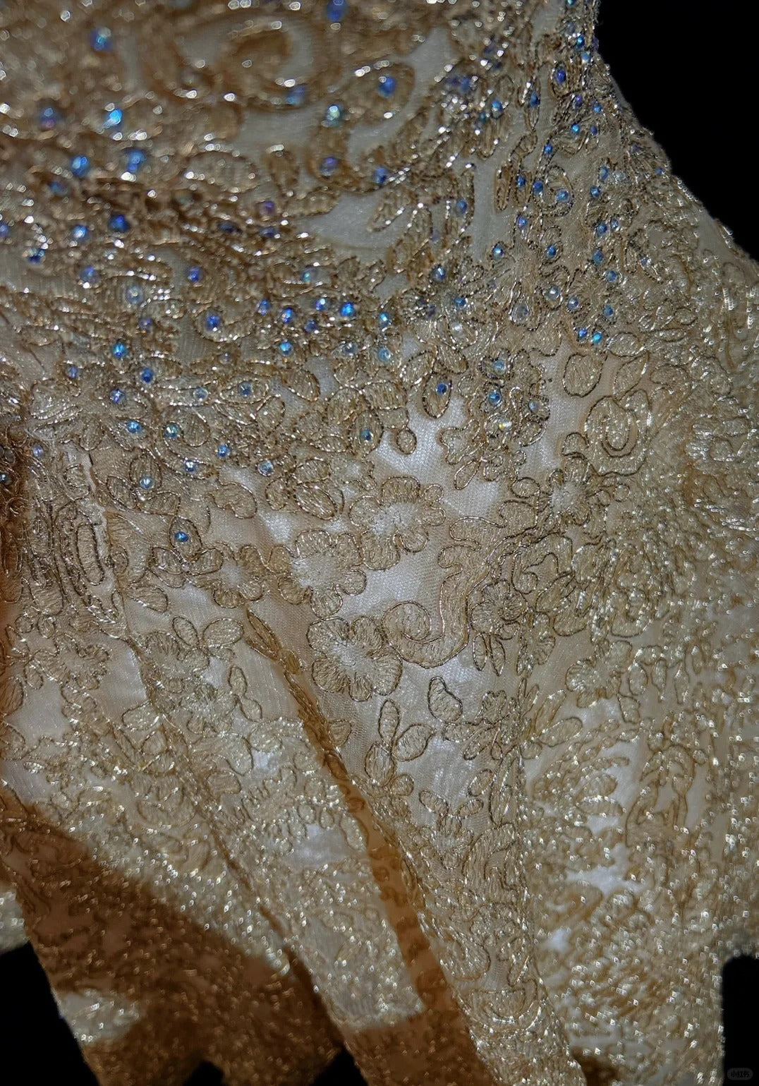 Robe de bal mignonne bustier avec dentelle dorée Idées pour femmes Robes courtes d'anniversaire Mini tenues de rentrée N3341
