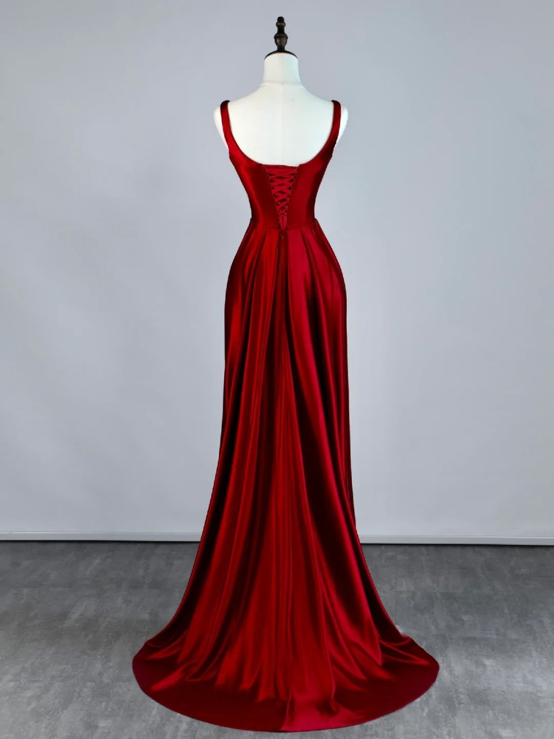 Atemberaubendes, langes Meerjungfrauen-Abendkleid aus burgunderrotem Satin mit eckigem Ausschnitt – Inspiration für Prinzessinnen-Abschlusskleider N1086