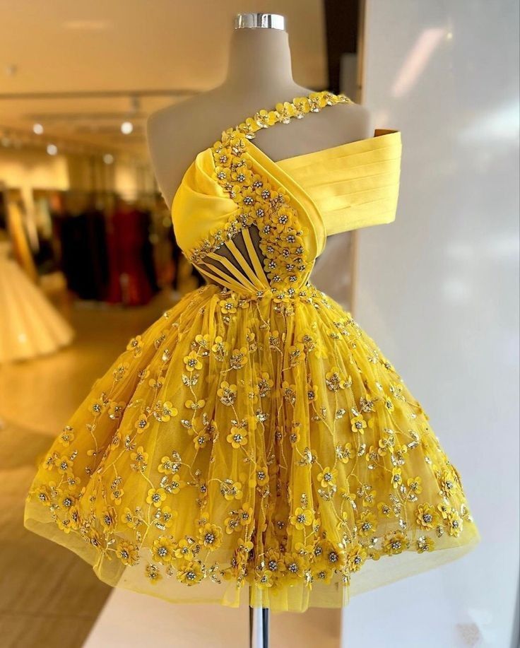 Elegantes Ballkleid, schulterfrei, gelbe Spitze, Minikleid, kurzes Hoco Party Geburtstagskleid Ideen, Homecoming-Kleider RB4095