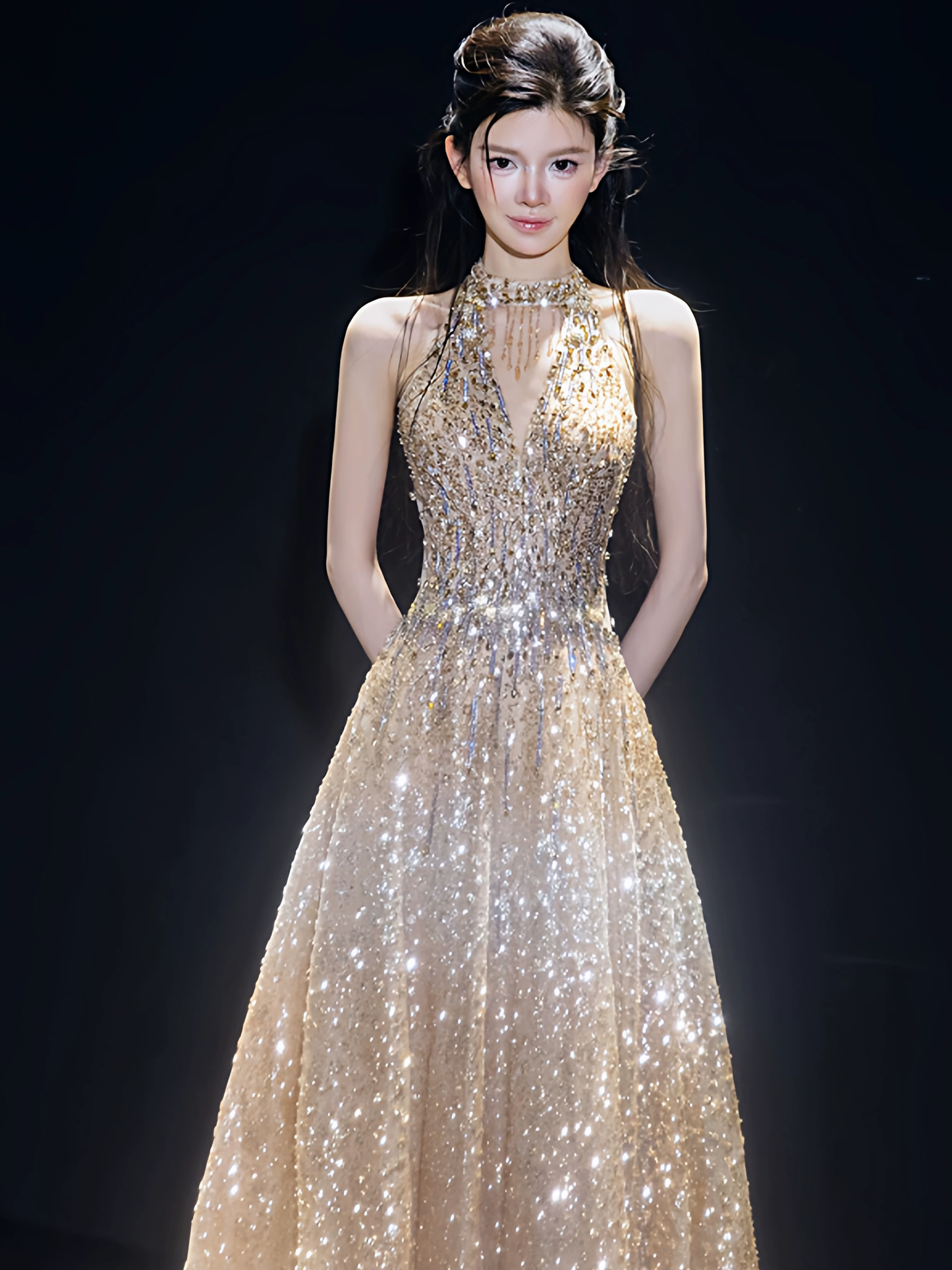 Prinzessinnen-A-Linien-Abendkleid mit Neckholder und goldenen Pailletten – langes, modisches und ästhetisches Kleid für Teenager, festliche Kleider, Party-Outfits, Ballkleid AB2218