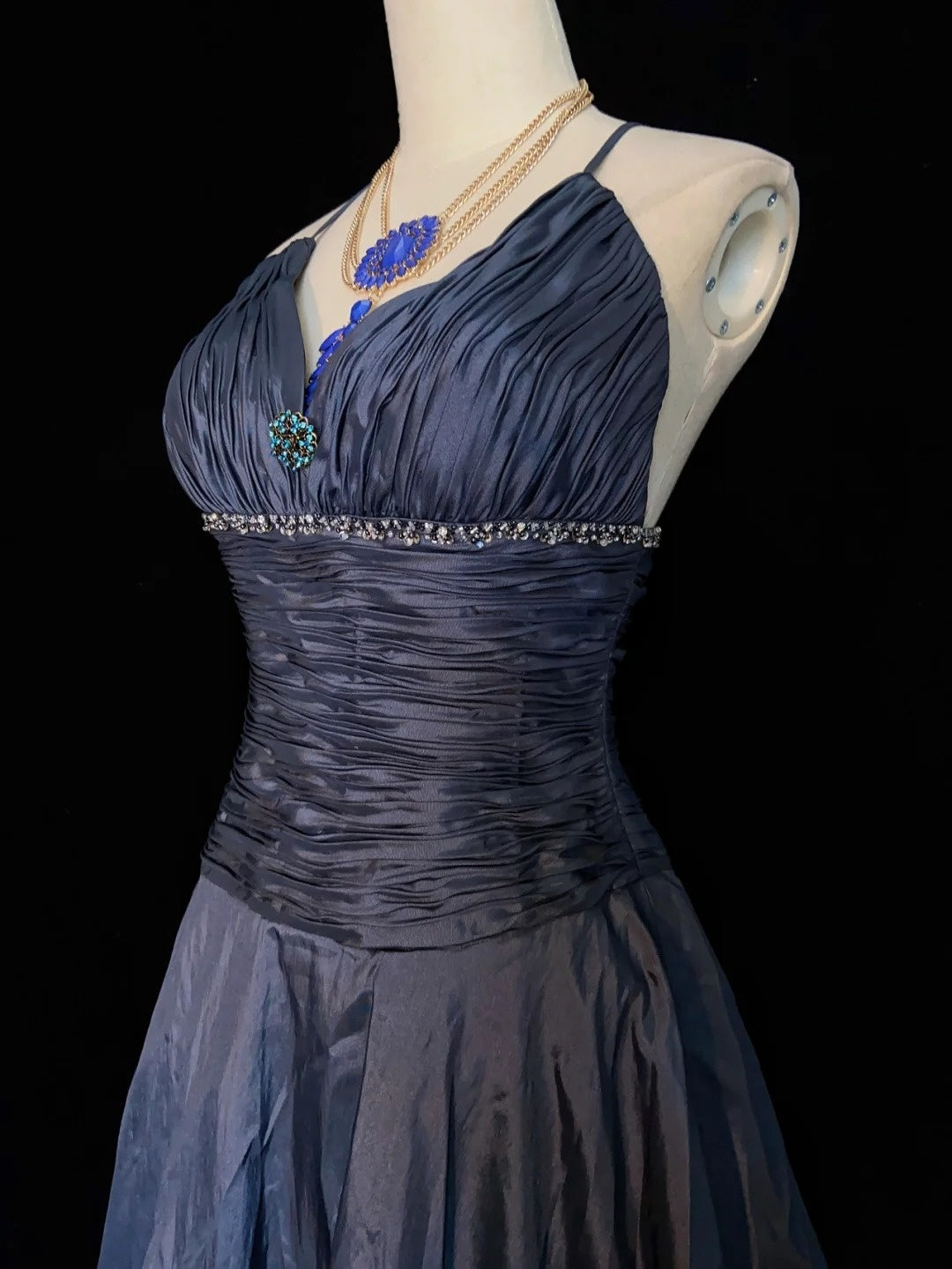 Robes de bal intemporelles en taffetas bleu marine, avec perles et cape, tenues de soirée N3287