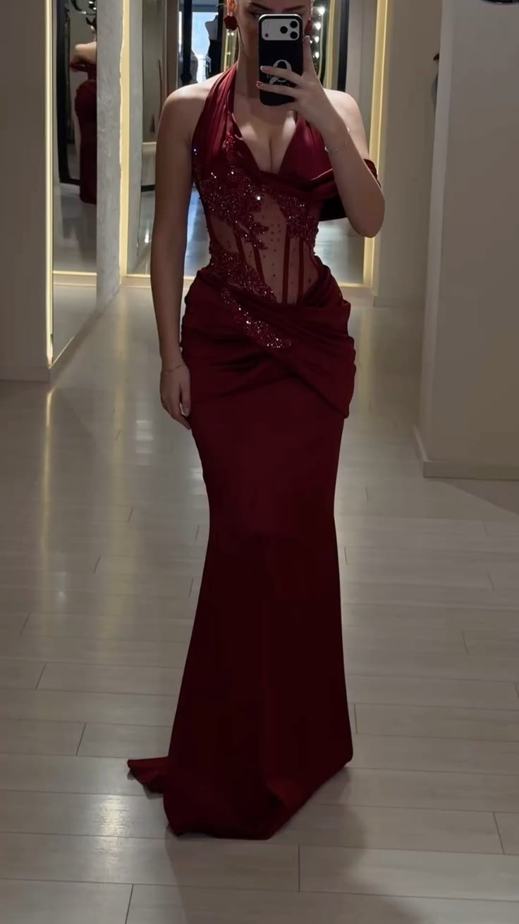 Robes de bal sexy Sirène Licou Bordeaux avec perles Robe de soirée longue Formelle N4760