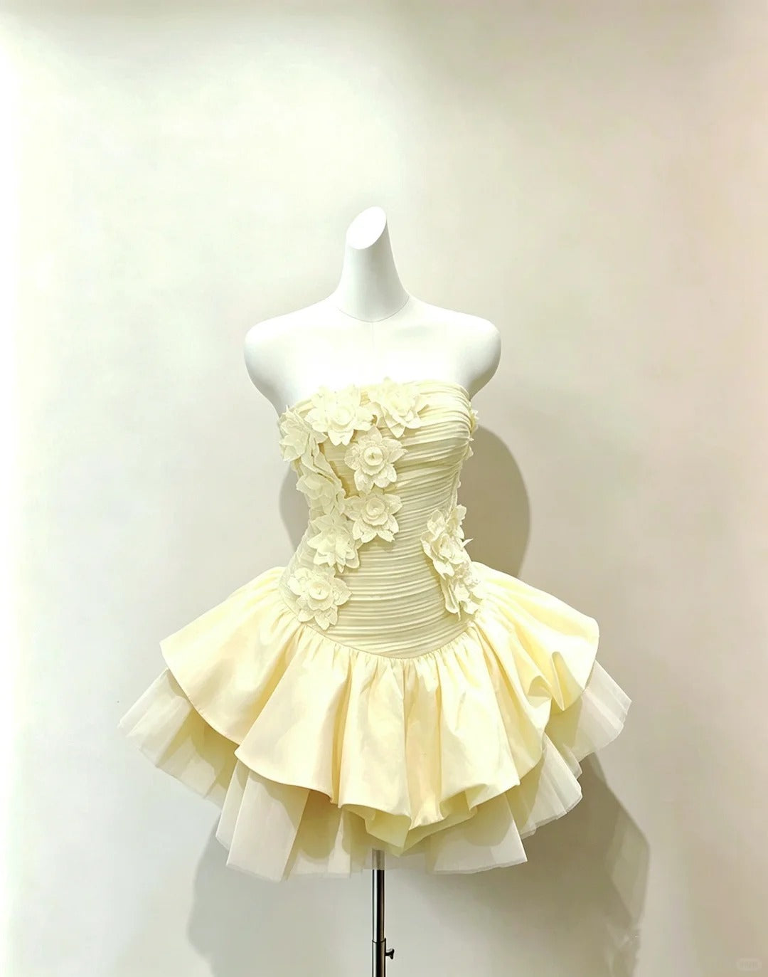 Pretty Ball Gown Strapless Yellow Satin Mini Short Cocktail Homecoming Dresses Ideas Hoco Outfits RB4903