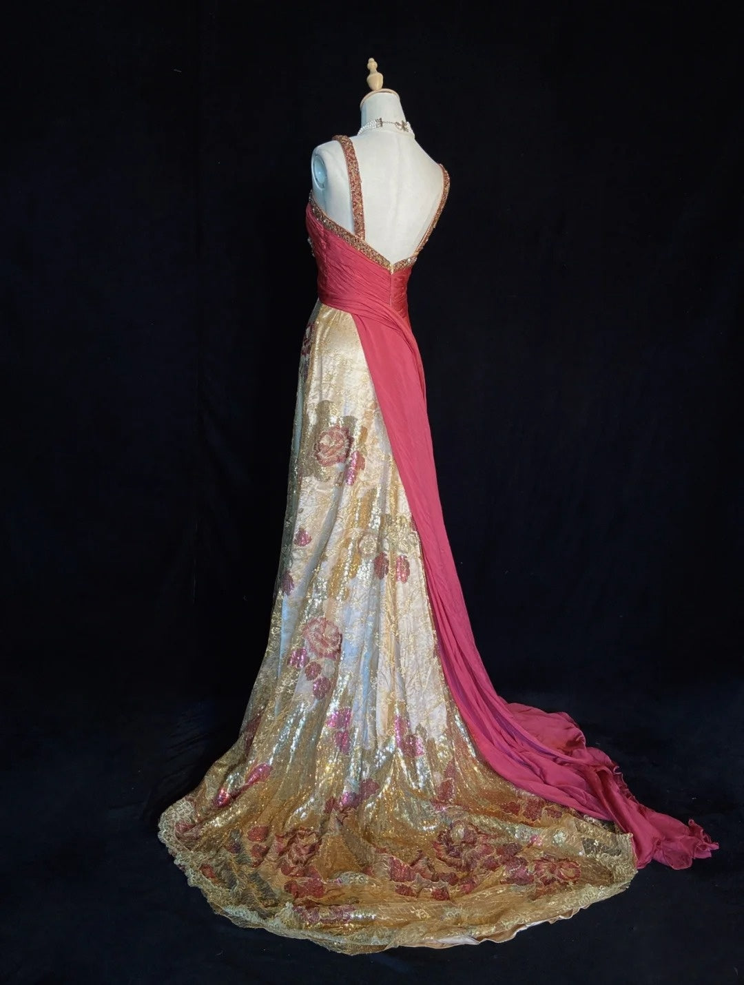 Vintage Prom Dresses A-Linie Neckholder Hot Pink Chiffon Mit Goldener Spitze Lange Formelle Abendgarderobe N3856