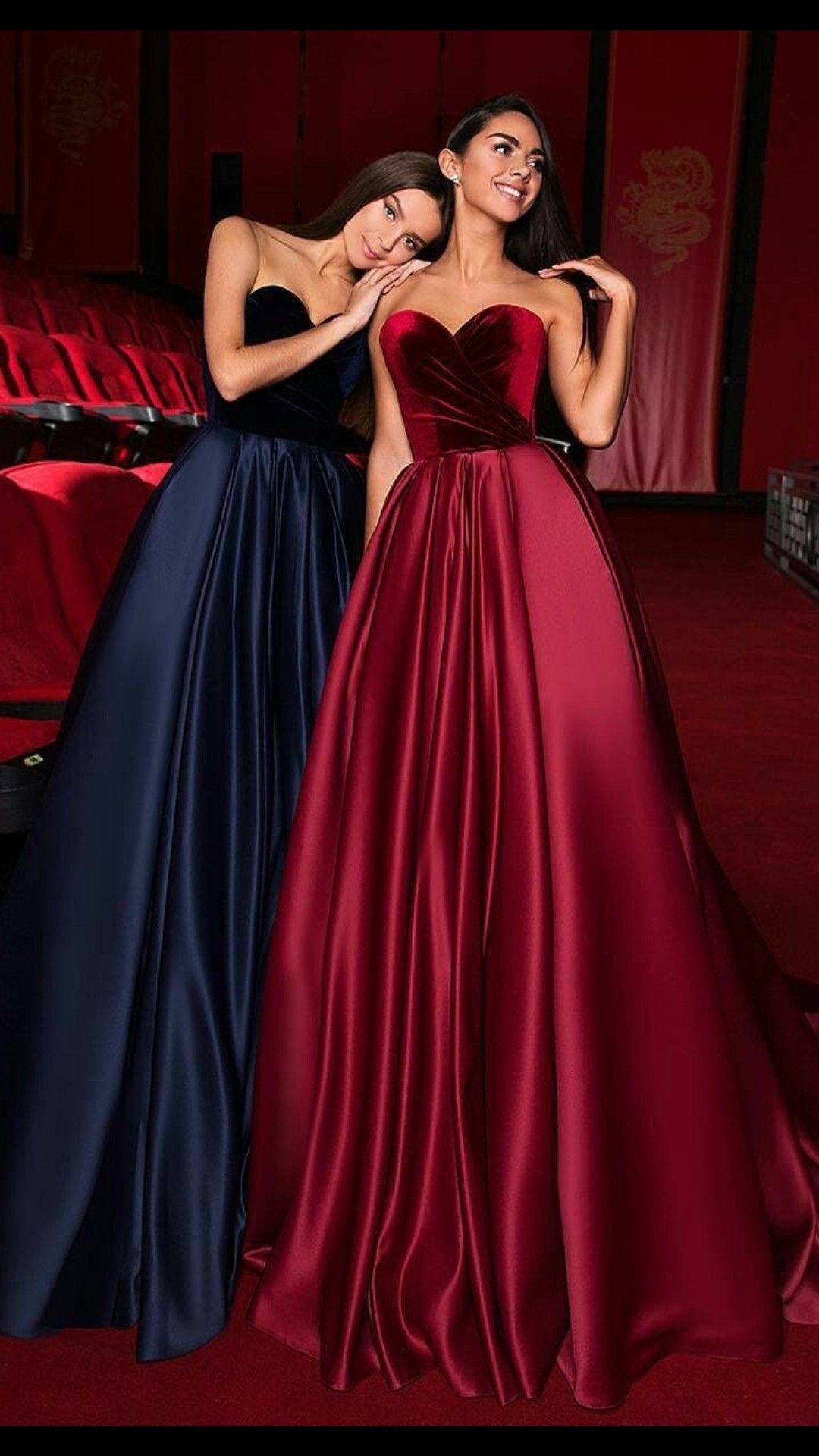 Robe de soirée longue en satin, coupe trapèze, décolleté cœur, moulante, idéale pour les fêtes (AB1235)