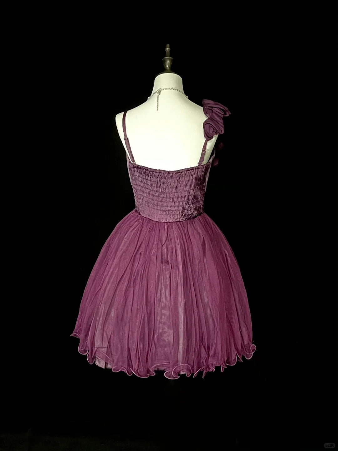 Vintage-Ballkleid, schulterfrei, lila Tüll, Inspiration für die 2000er Jahre, Homecoming-Kleider, kurze Inspiration, N1355
