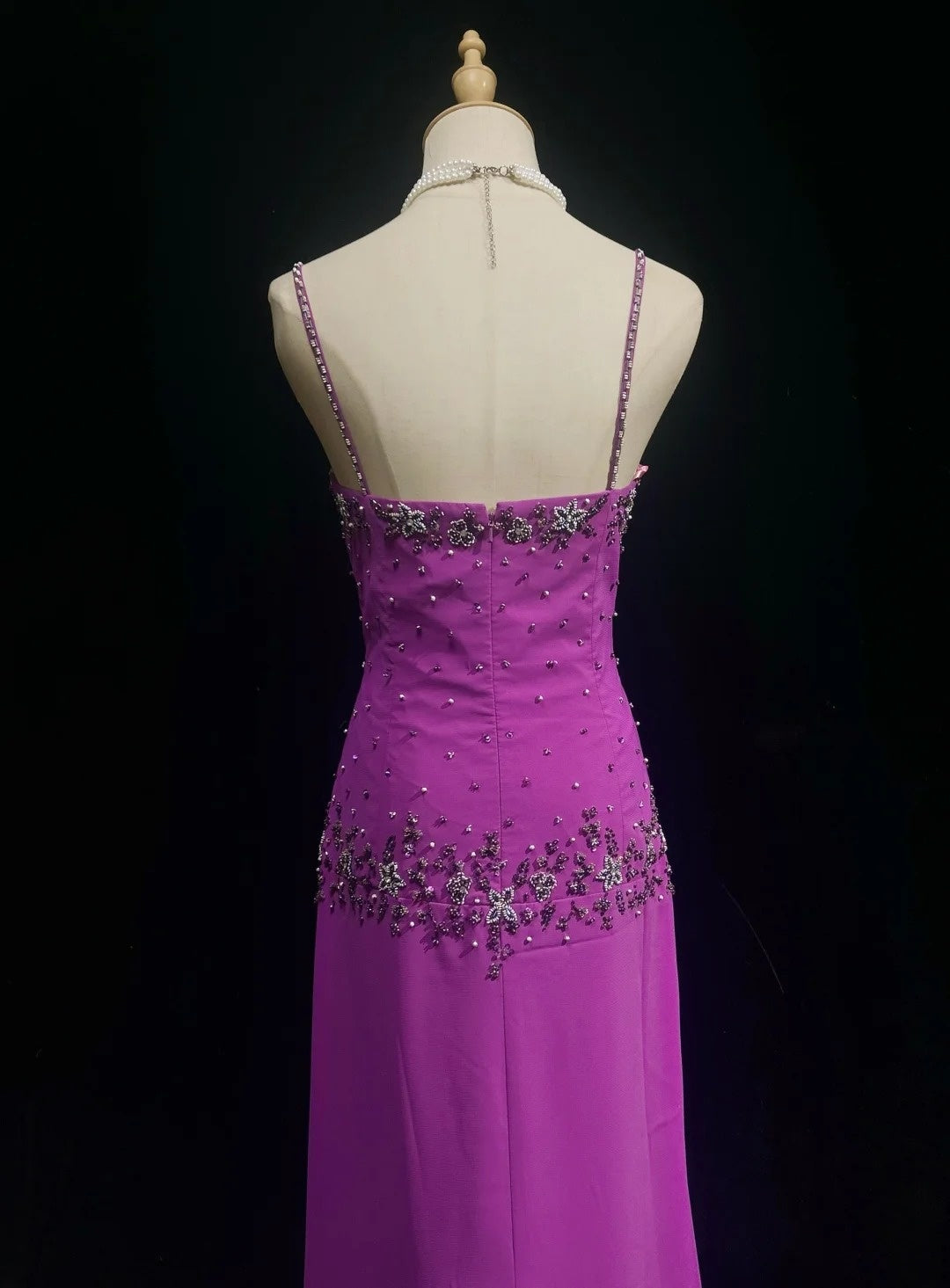 Vintage Abschlussballkleider A-Linie Spaghettiträger Traube Chiffon mit Perlenbesatz Schlitz Langes Ballkleid N2456
