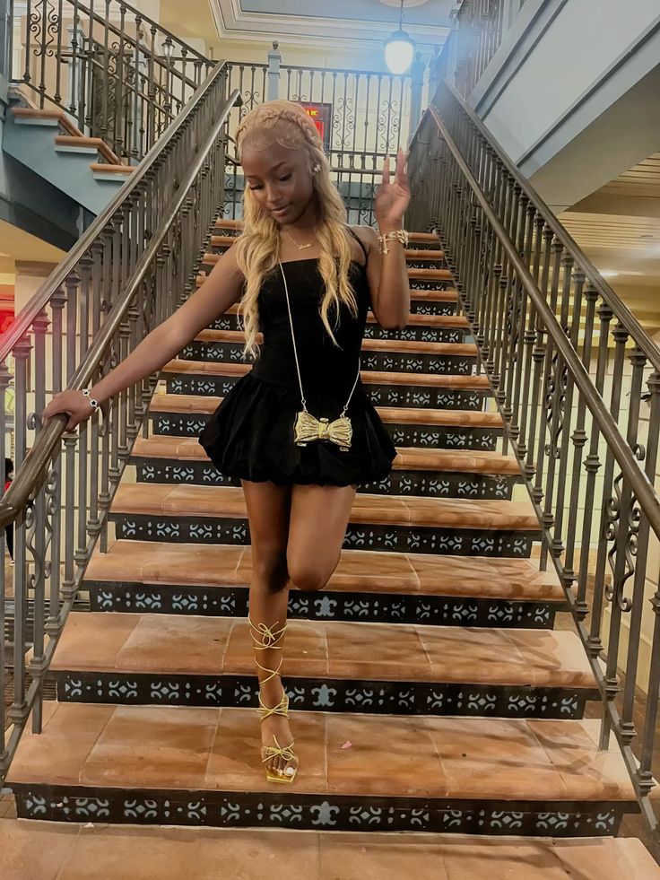 Elegantes A-Linien Neckholderkleid für schwarze Mädchen Kurze Nacht in Rio Inspo Hoco Kleider Ideen Kleine schwarze Homecoming Kleider RB4057