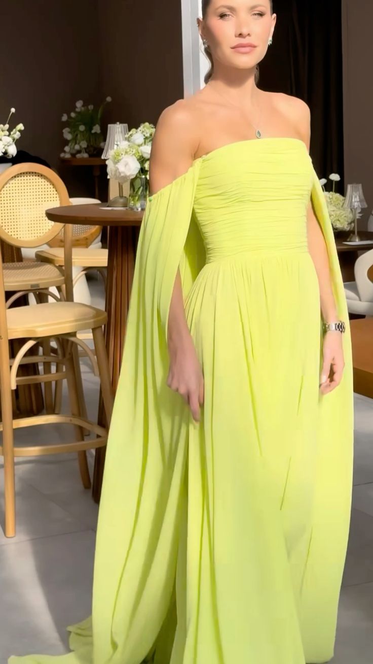 Elegantes, schulterfreies, gelbes A-Linien-Abendkleid für die Mutter der Braut/des Bräutigams, schlichtes formelles Ballkleid AB444