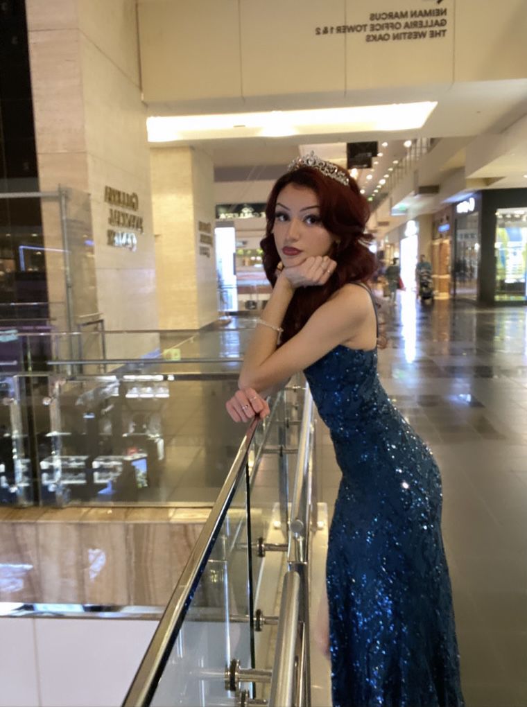 Robe de bal sirène bleu marine à fines bretelles, robe de bal longue bleu nuit, inspiration robe de soirée AB724