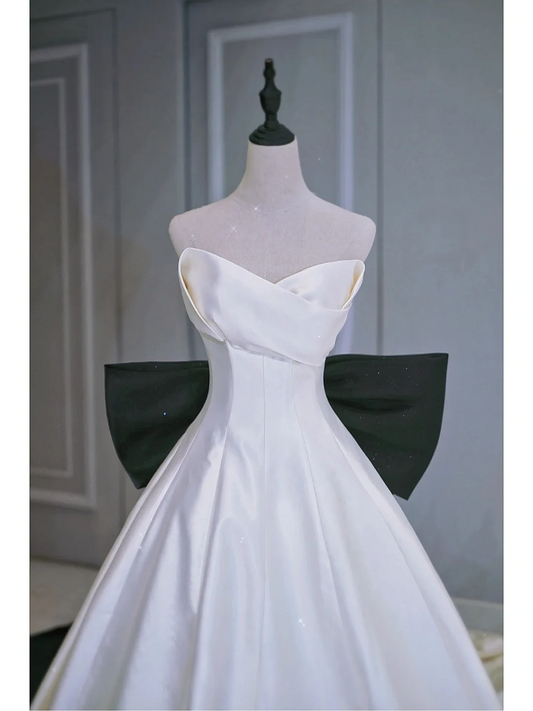 Modest Ball Gown White Sweetheart Satin Long Corset Back Wedding Dress With Black Bow Brides Dress A021