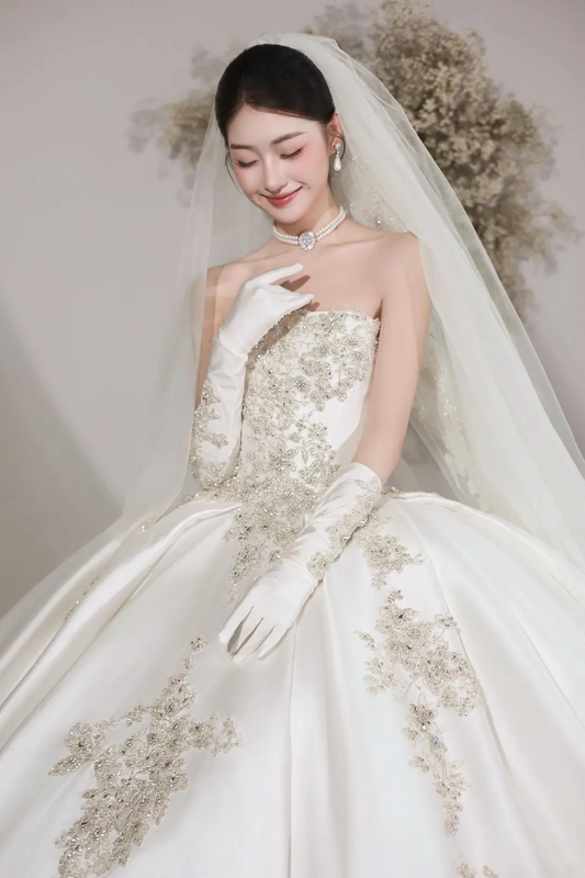 Timeless Ball Gown Strapless White Lace Appliques Long Satin Wedding Dress Beautiful Formal Cute Wedding Dresses A049