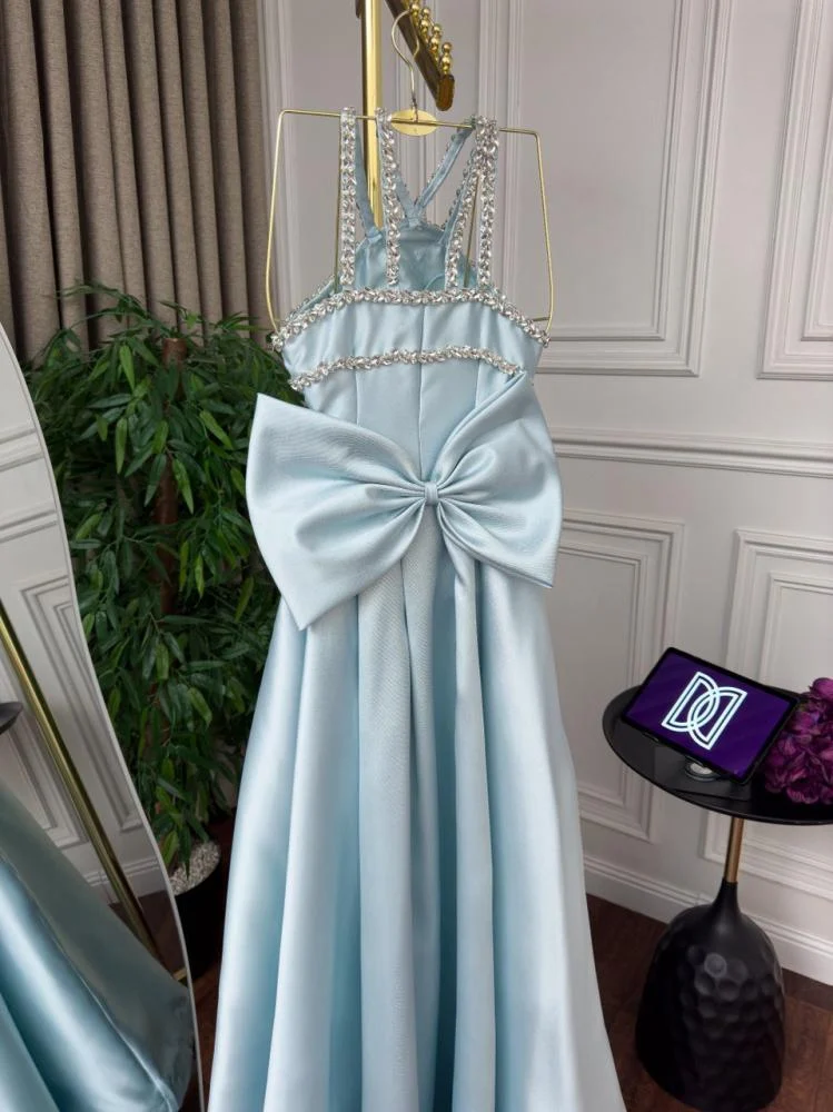 Elegantes hellblaues Meerjungfrauen-Abendkleid mit Perlenbesatz am Hals für Damen AB1451