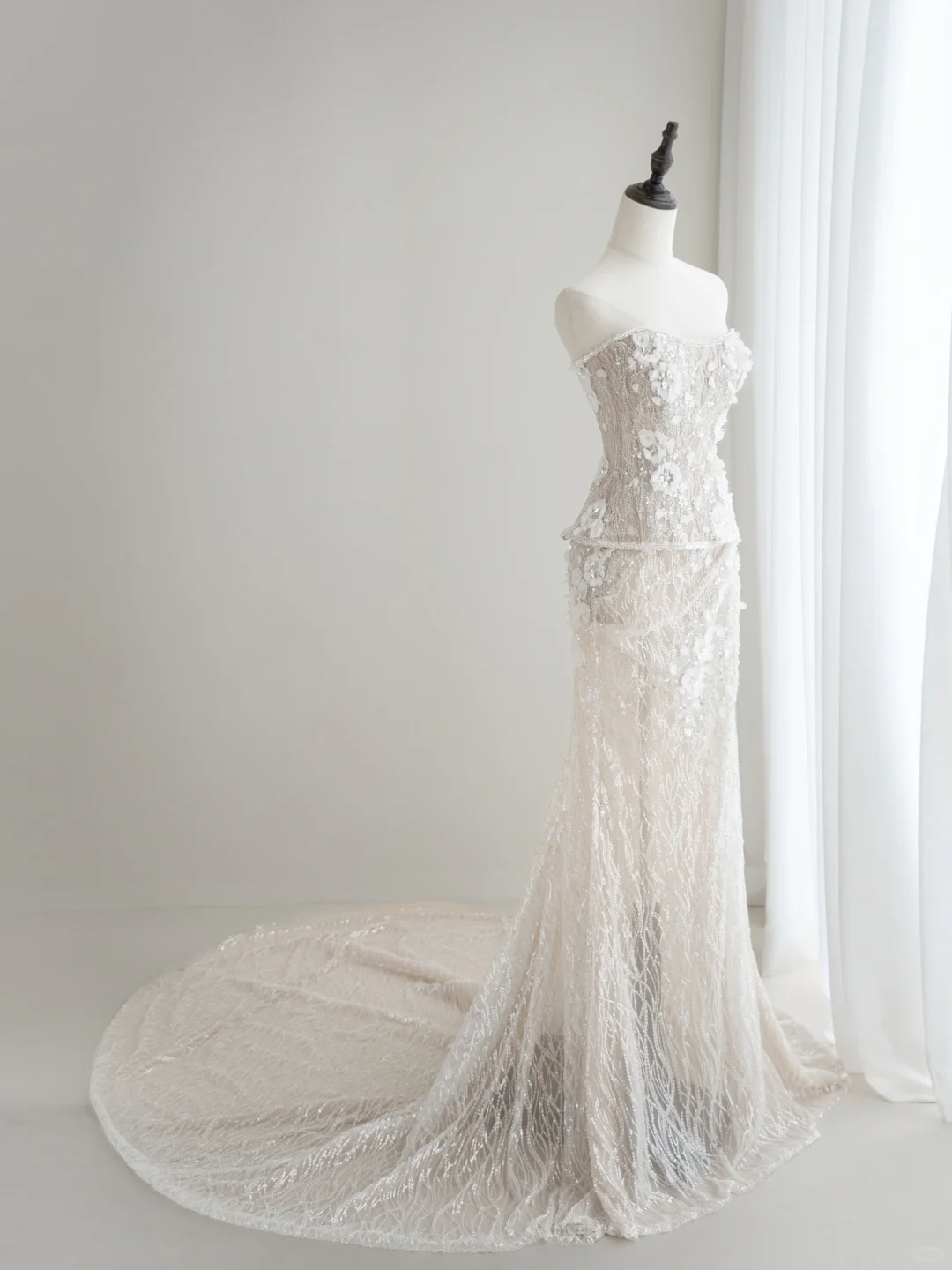 Timeless Women's White Sweetheart Wedding Dress Mermaid Lace for Bride Applique Brides Dresses AC014