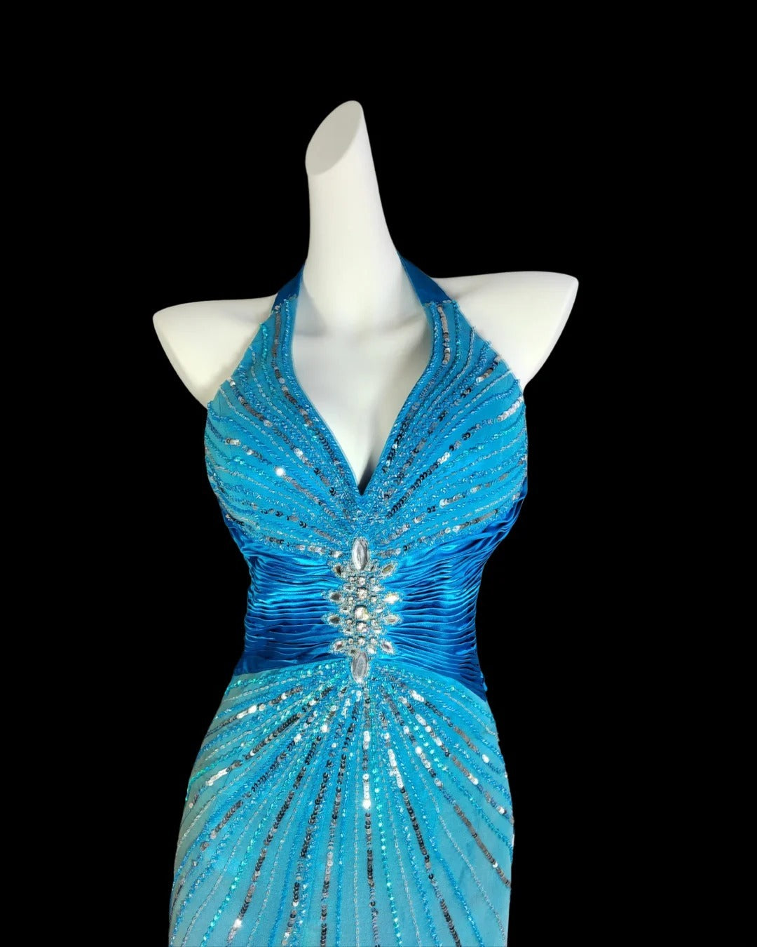 Elegantes, ärmelloses, langes Meerjungfrauen-Halterkleid in Blau mit Schlitz und Perlen – perfekt für Abschlussball und Tanzparty der High School (AS016)