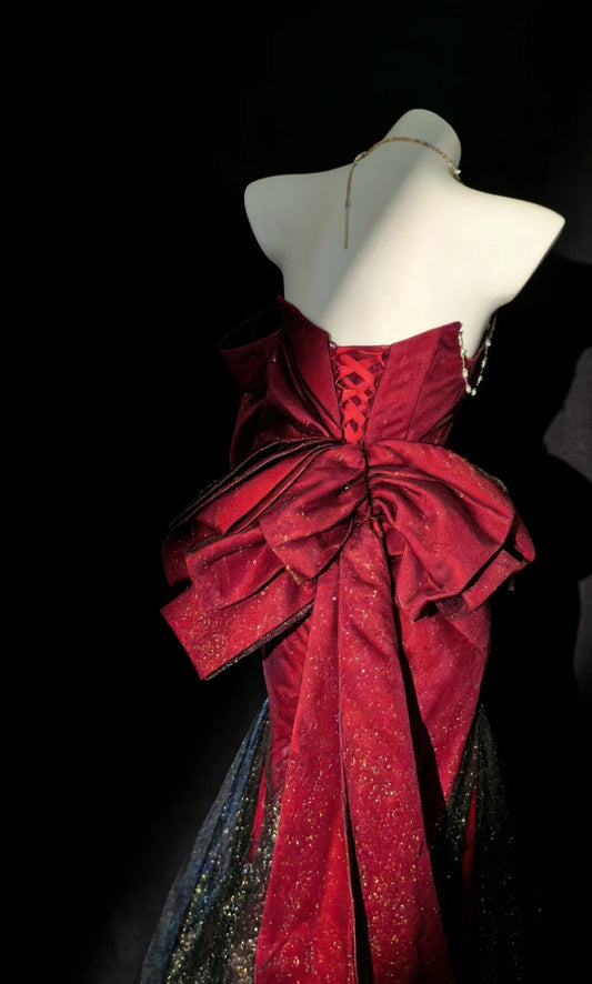 Robe de bal longue sirène unique en satin bordeaux avec bustier en tulle noir, idéale pour un 20e anniversaire ou toute autre occasion spéciale (AS018).