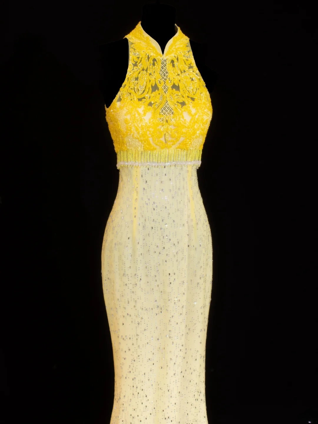 Elegantes, schlichtes Meerjungfrauen-Abendkleid aus gelber Spitze mit Schleppe – ein beeindruckendes langes Chiffon-Abendkleid für festliche Anlässe (SA019)