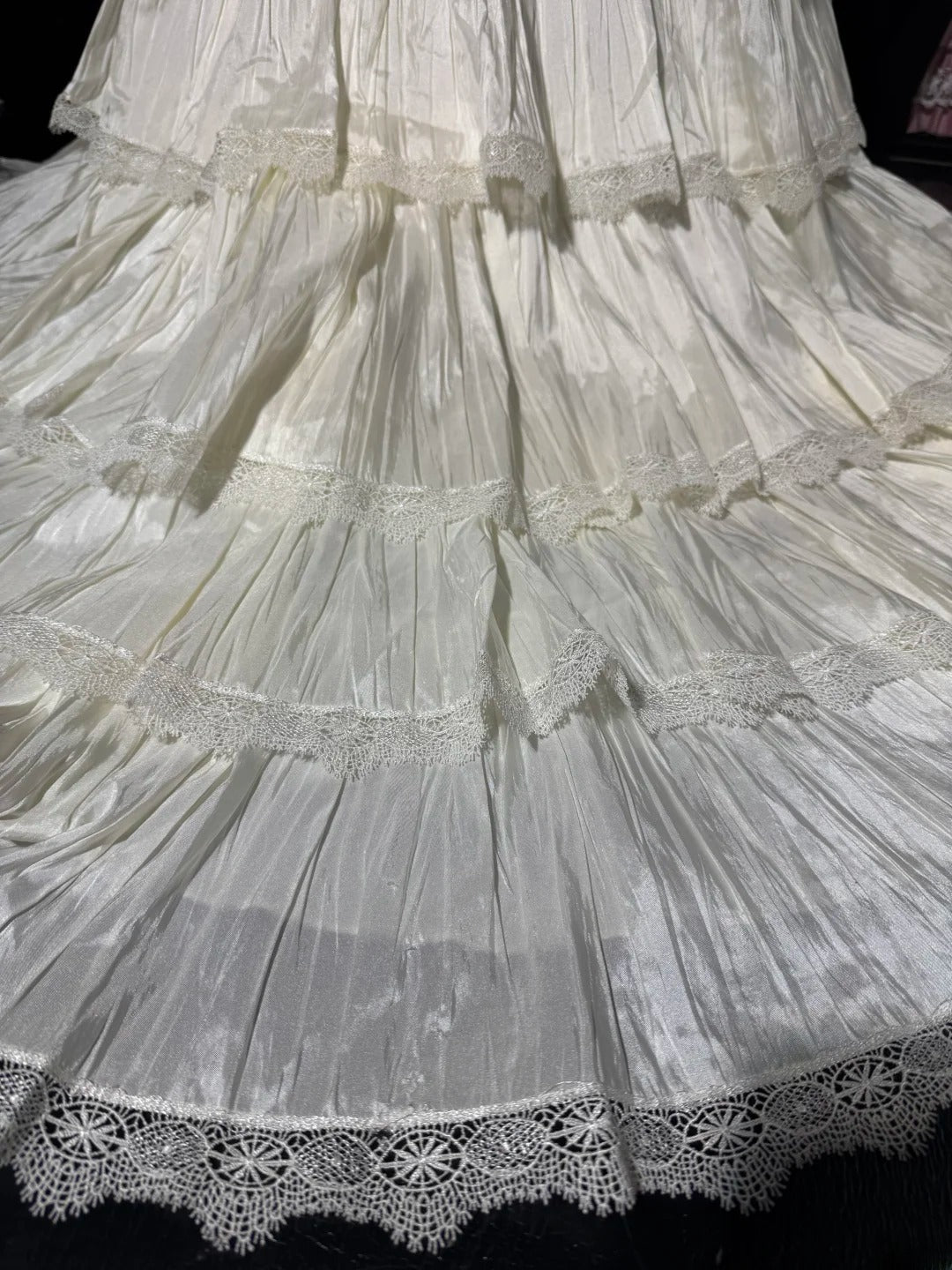 Timeless Women's A Line Strapless Sleeveless White Lace Tiered Satin Long Vintage Fitted 1920s Wedding Dresses AS031