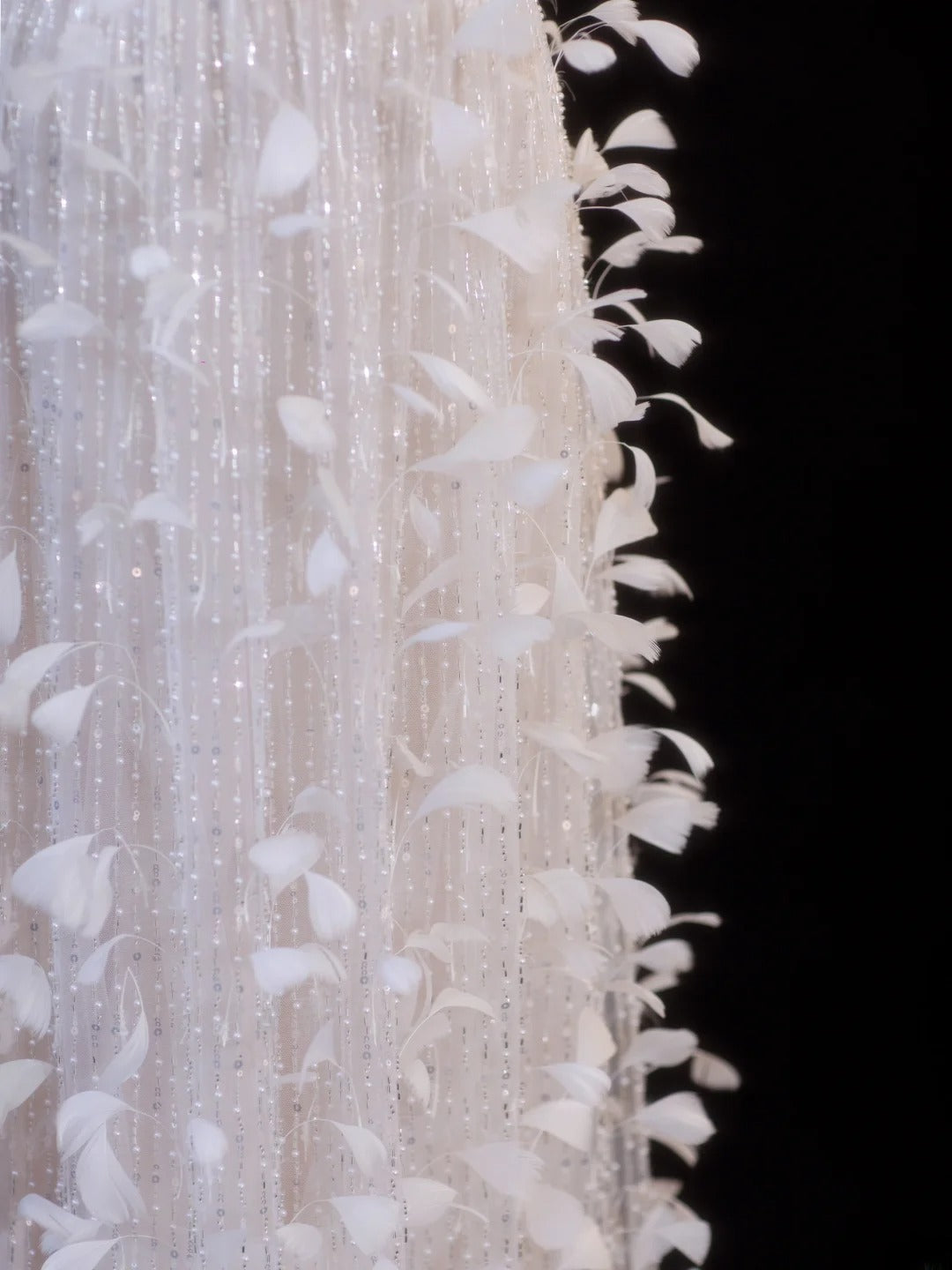 Preiswertes, formelles Paillettenkleid im Stil der 1950er Jahre: A-Linie, eckiger Ausschnitt, Pailletten, Federn und Perlen – ein beeindruckendes langes Ballkleid oder Abendkleid SA036
