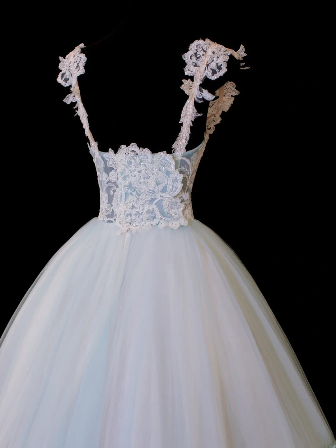 Elegantes, schulterfreies Ballkleid aus blauem Tüll – ein stilvolles, langes Abendkleid für festliche Anlässe (SA045)