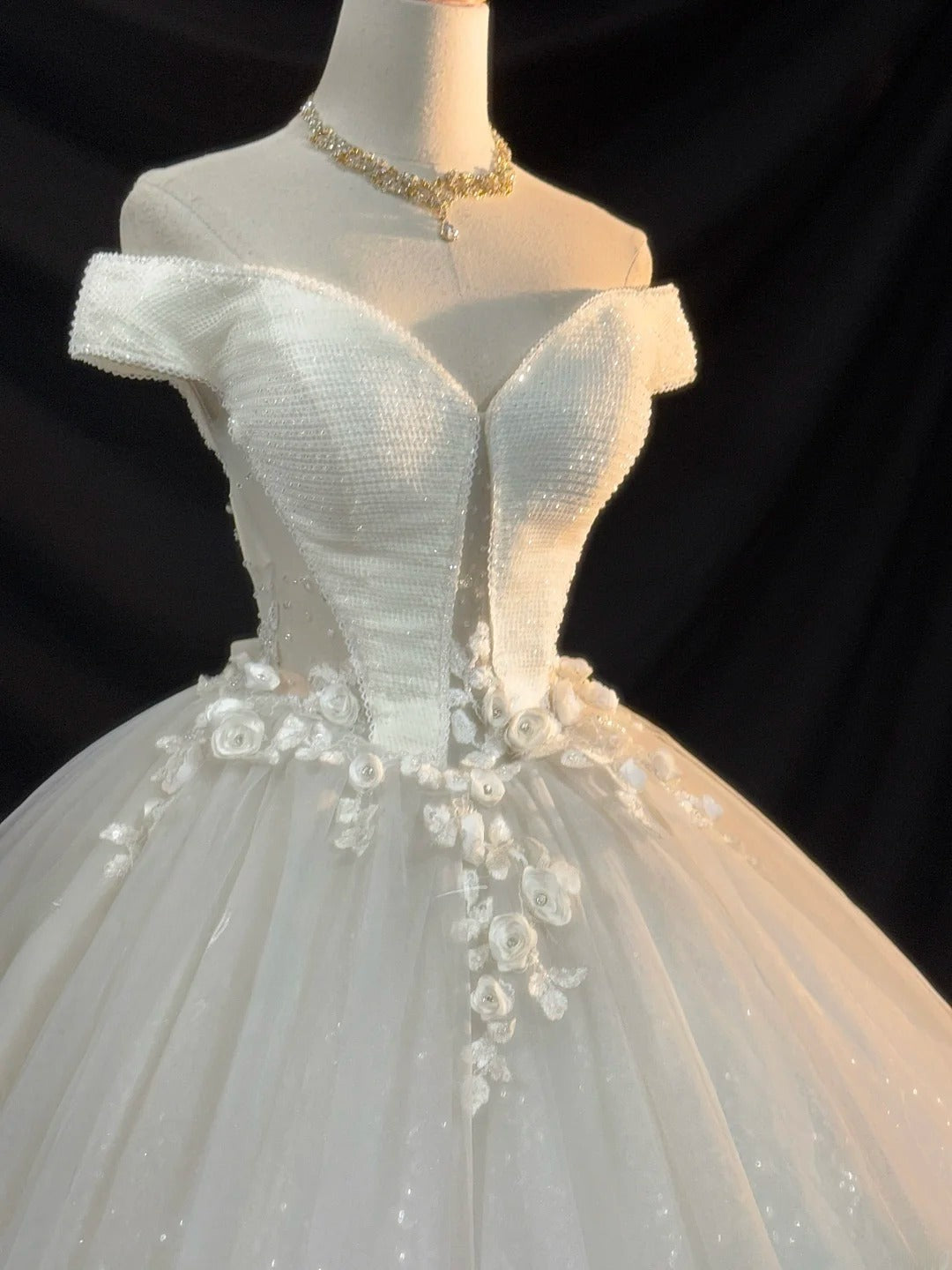 Princess Style Ball Gown Off The Shoulder White With Flowers Brides Gown Bridal Dress Long Wedding Dresses RB5775