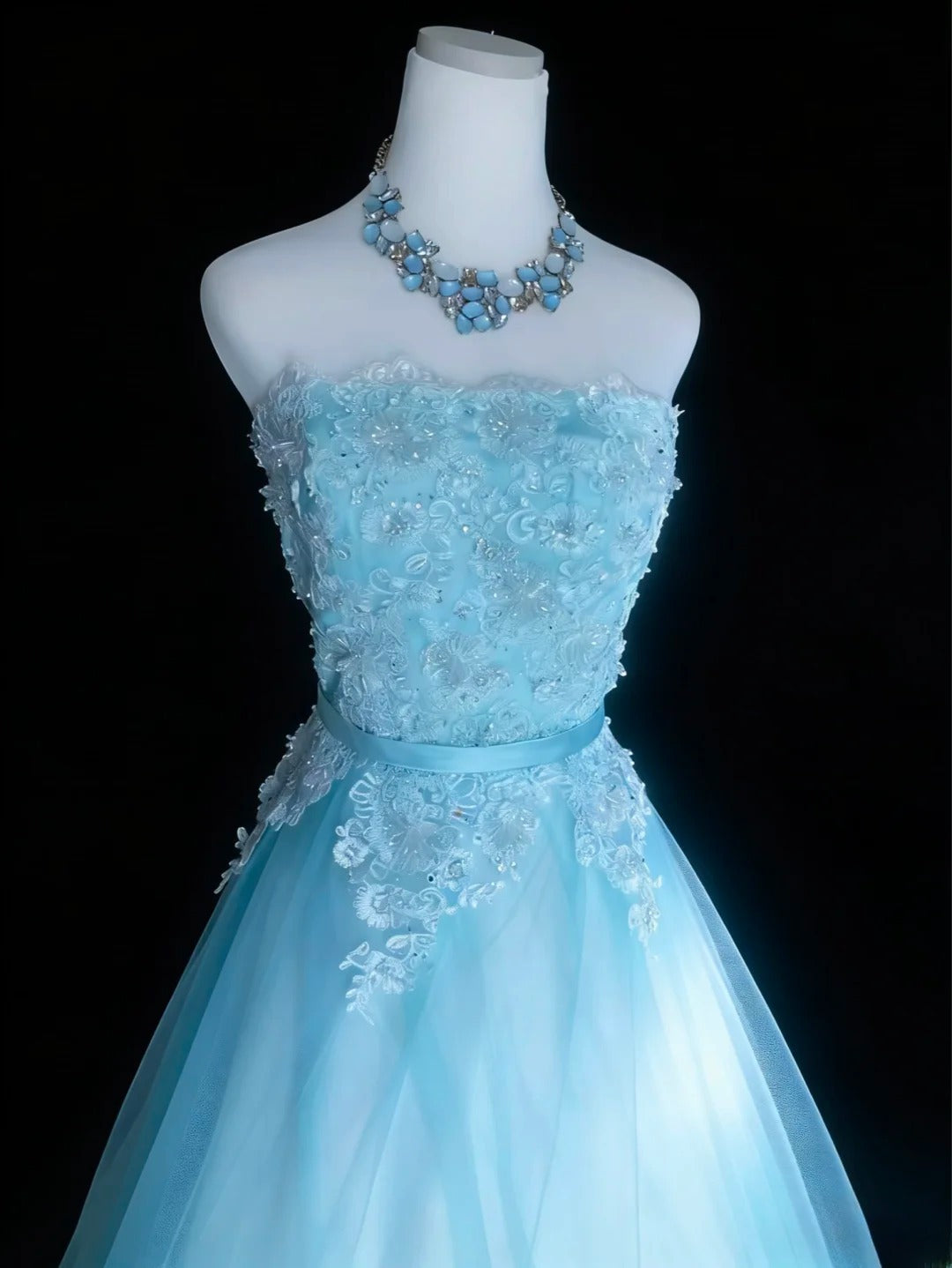 Elegantes, trägerloses, ärmelloses Ballkleid aus blauem Tüll für Damen, langes Abschlussballkleid, Highschool-Kleid, Geburtstagsoutfit AS069