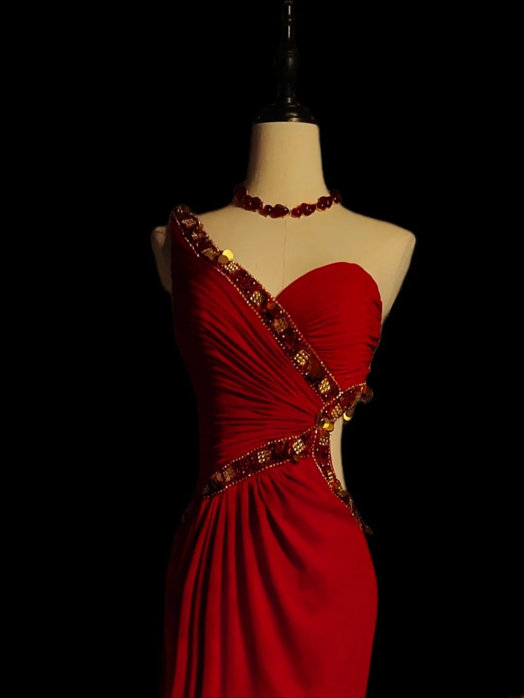 Klassisches, ärmelloses, langes Meerjungfrauen-Abendkleid aus rotem Chiffon mit Perlen und One-Shoulder-Verzierung, perfekt für den Schulabschlussball oder andere festliche Anlässe (AS085)