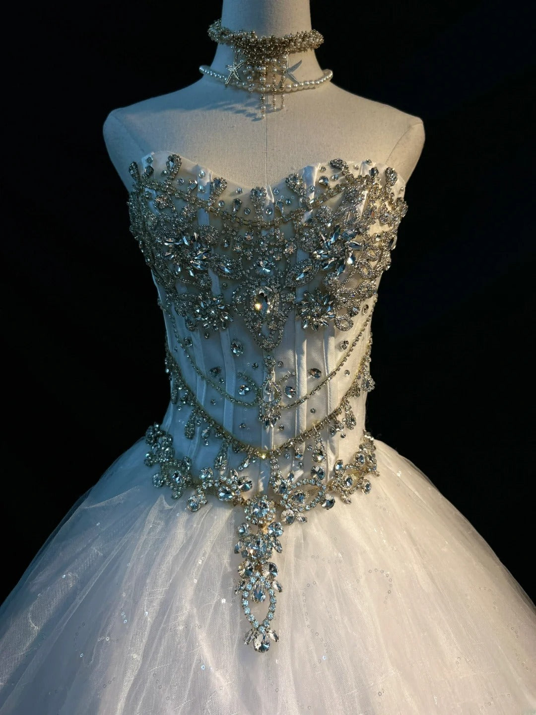 Cute Ball Gown Sweetheart White Tulle With Beading Long Sleeveless Sweet 16 Dresses Seventeen Quince Dress RB3585
