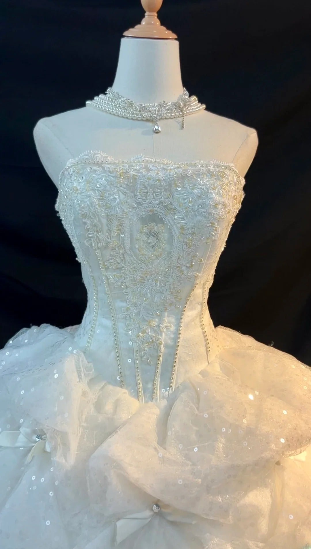 Elegant Classy Ball Gown Strapless White Organza With Beads Brides Gown Bridal Dress Long Poofy Wedding Dresses RB5806