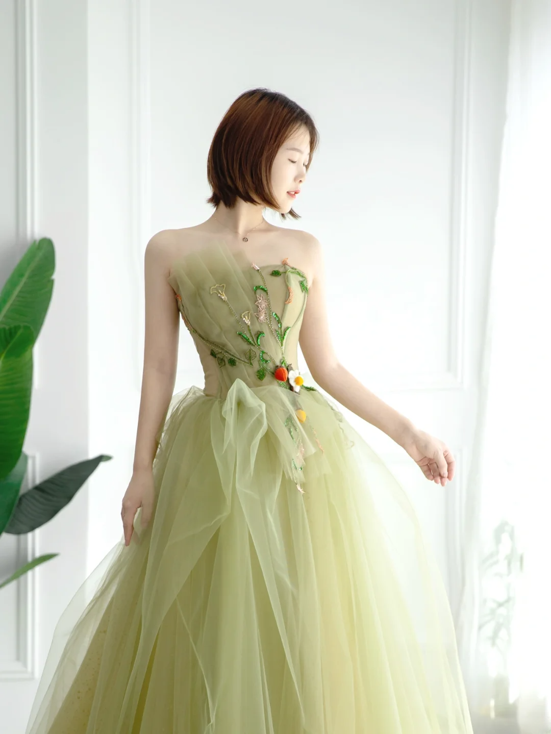 Schlichtes, trägerloses Ballkleid aus salbeigrünem Tüll, lang, formell, für Abschlussball, Tanzabend oder Geburtstag, AS171