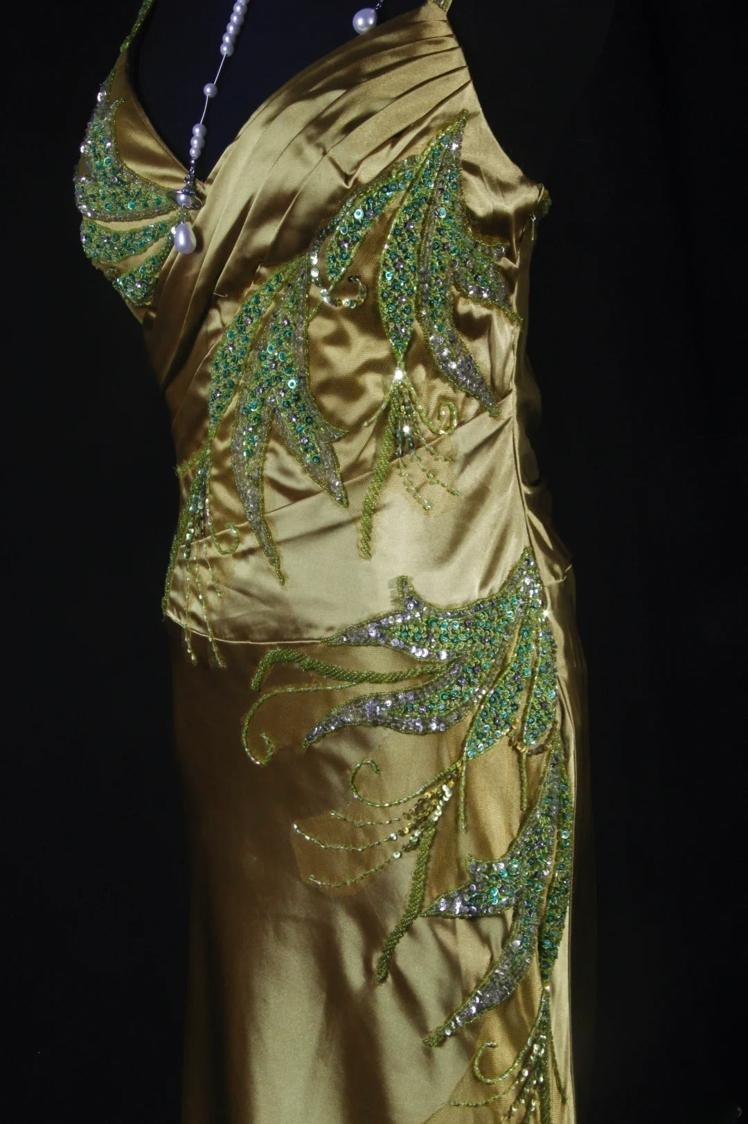 Elegantes Meerjungfrauen-Kleid mit Spaghettiträgern aus grünem Satin mit Perlen und Pailletten, langes, formelles Abendkleid für Teenager, ideal für Ball, Dinner und Party (AB2186)