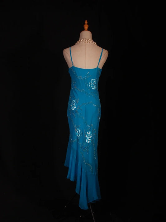 Robe de bal vintage sirène à fines bretelles, bustier asymétrique orné de perles et de broderies, en mousseline. Idéale pour un 20e anniversaire. Robe de soirée AS281